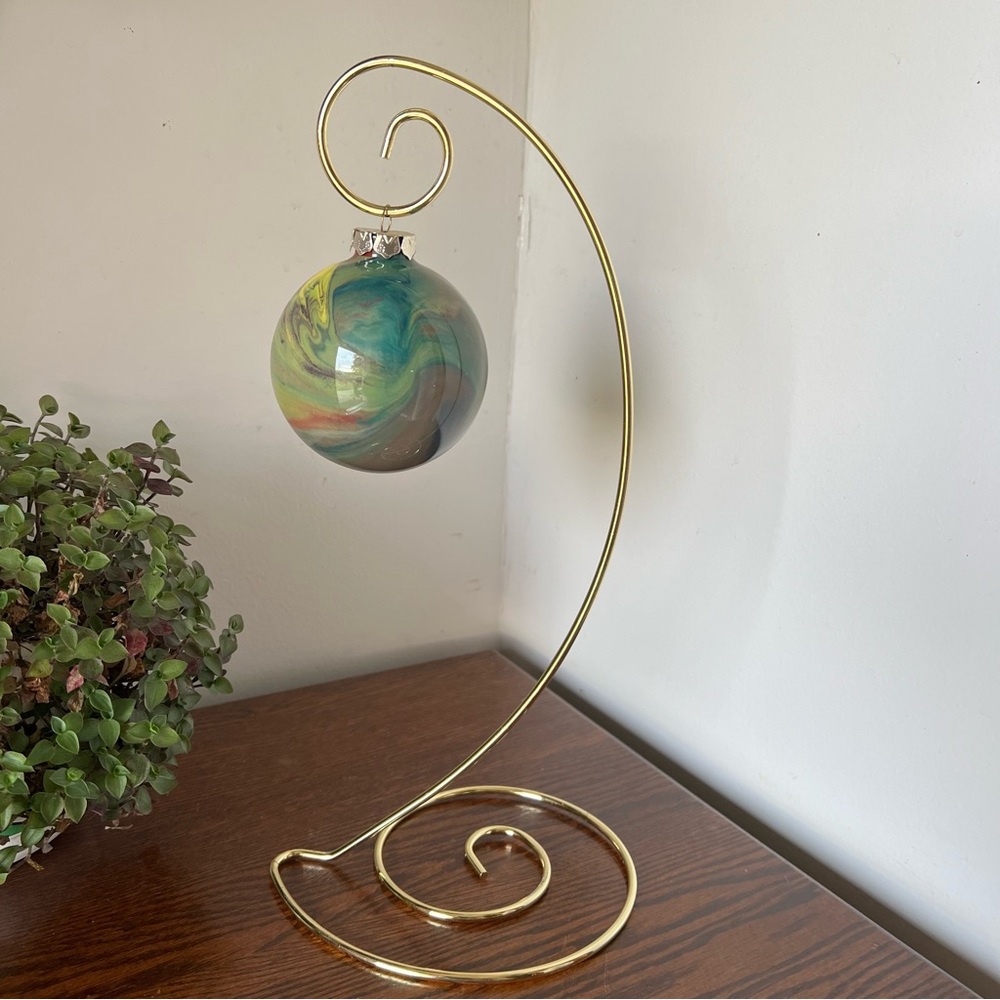 ORNAMENT DISPLAY STAND HANGER HOLDER with HANDMADE SWIRL BALL ORNAMENT